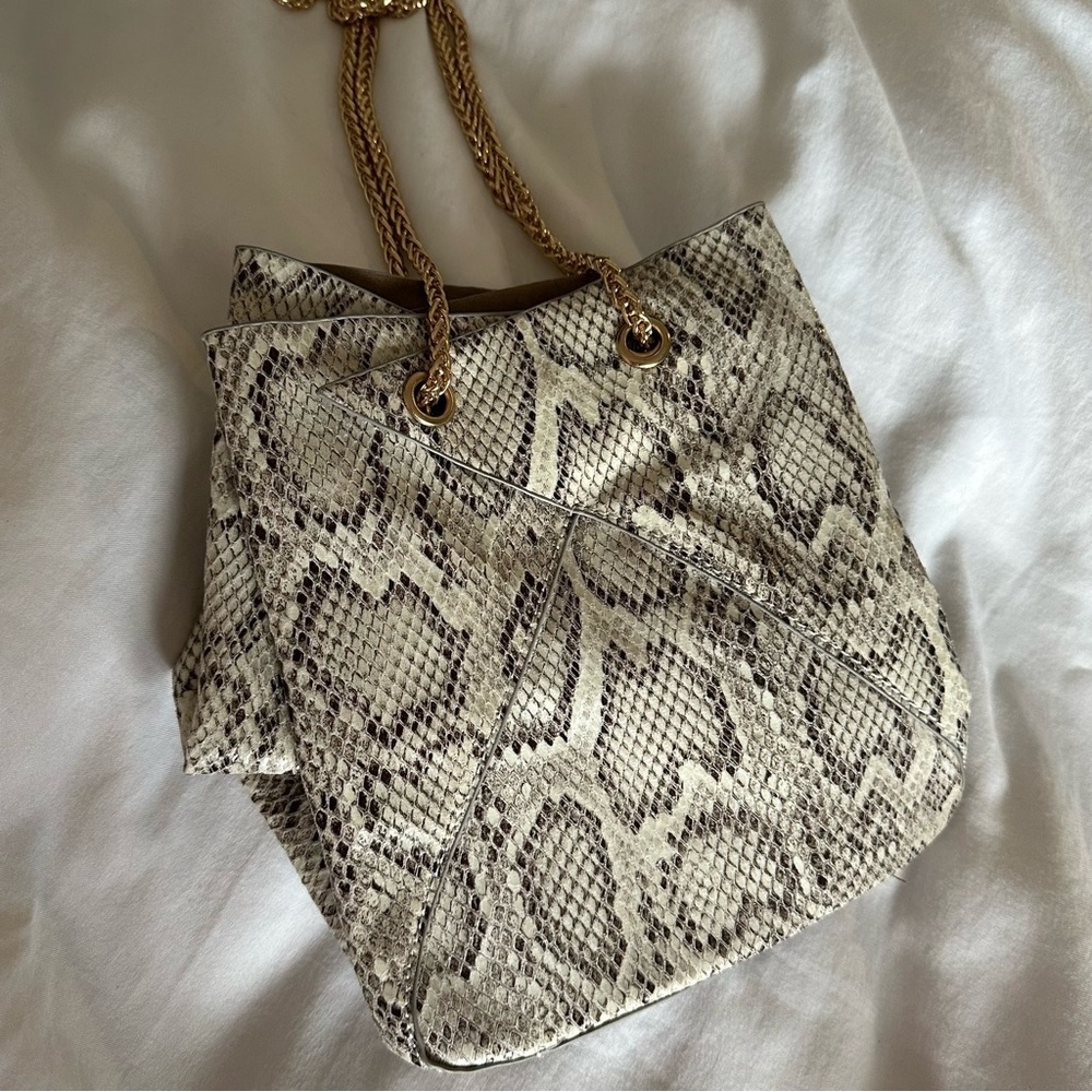 Chain Closure Bag - Picture 3 of 3